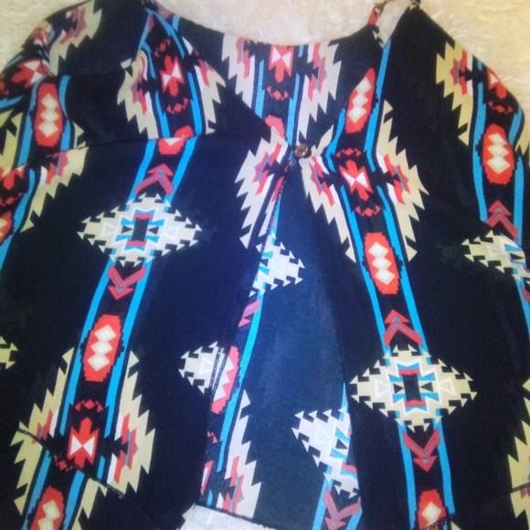 Abstract Southwestern Gold Chain Strap Crop Top Sz Small - Picture 8 of 9